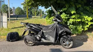 Piaggio Mp3 300 ie Yourban ERL (2011 - 17)  (6)