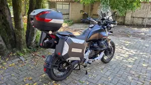 Moto Guzzi V85 TT (2021 - 23)  (2)