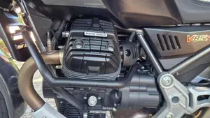 Moto Guzzi V85 TT (2021 - 23)  (4)