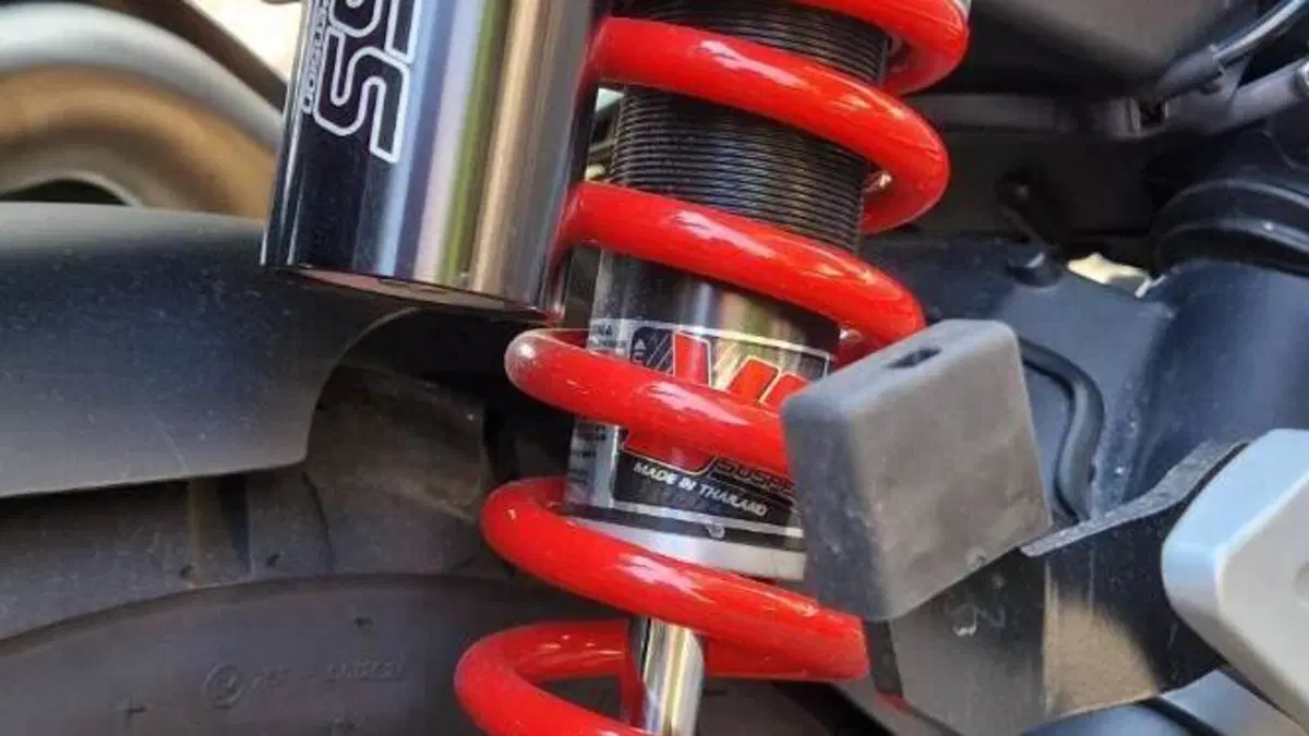Moto Guzzi V85 TT (2021 - 23)  (6)