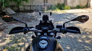 Moto Guzzi V85 TT (2021 - 23)  (8)