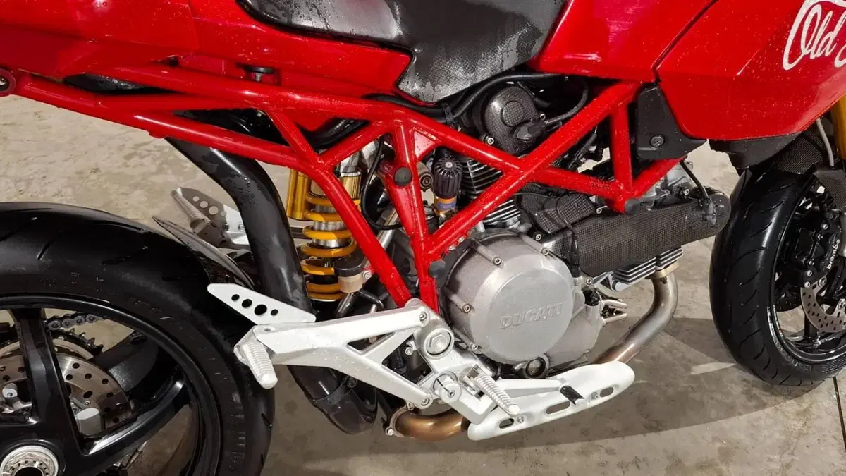 Ducati Multistrada 1100 S (2006 - 09)  (11)