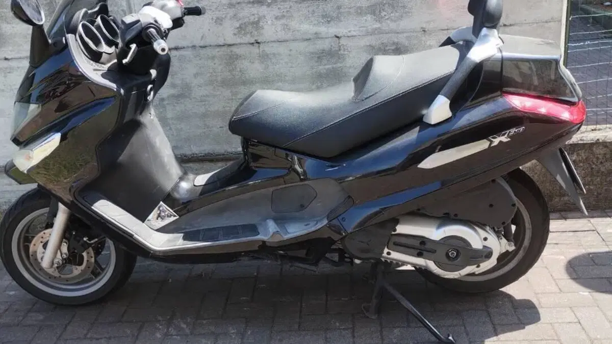 Piaggio Xevo 400 (2007 - 13)  (2)