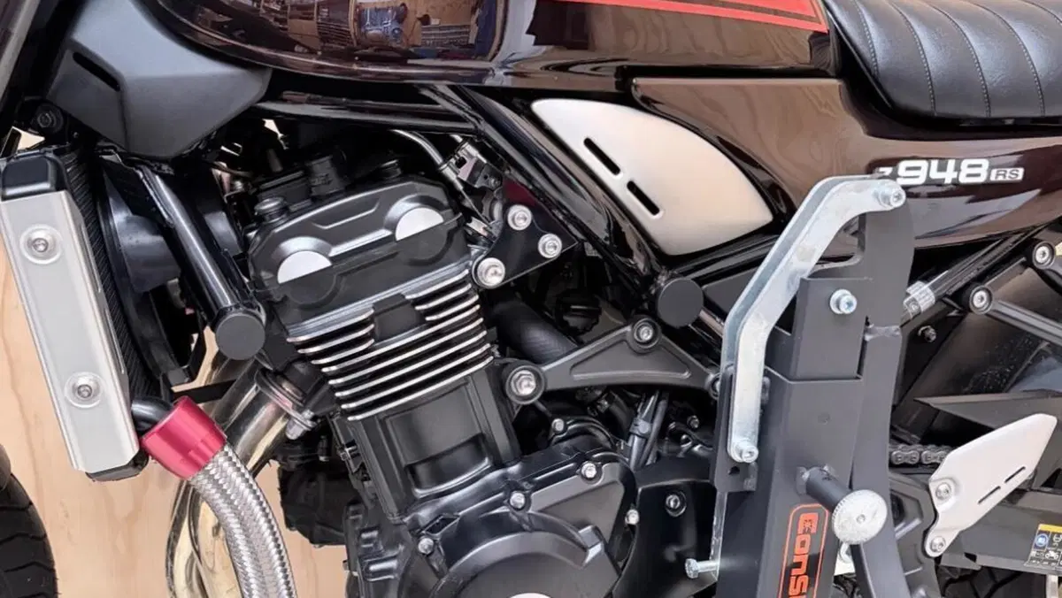Kawasaki Z 900 RS (2018 - 20)  (2)