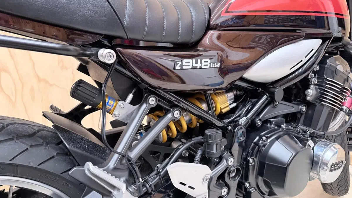 Kawasaki Z 900 RS (2018 - 20)  (5)