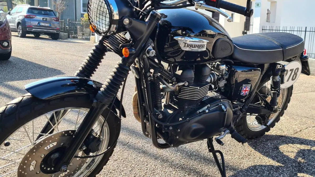 Triumph Scrambler (2006 - 17)  (4)