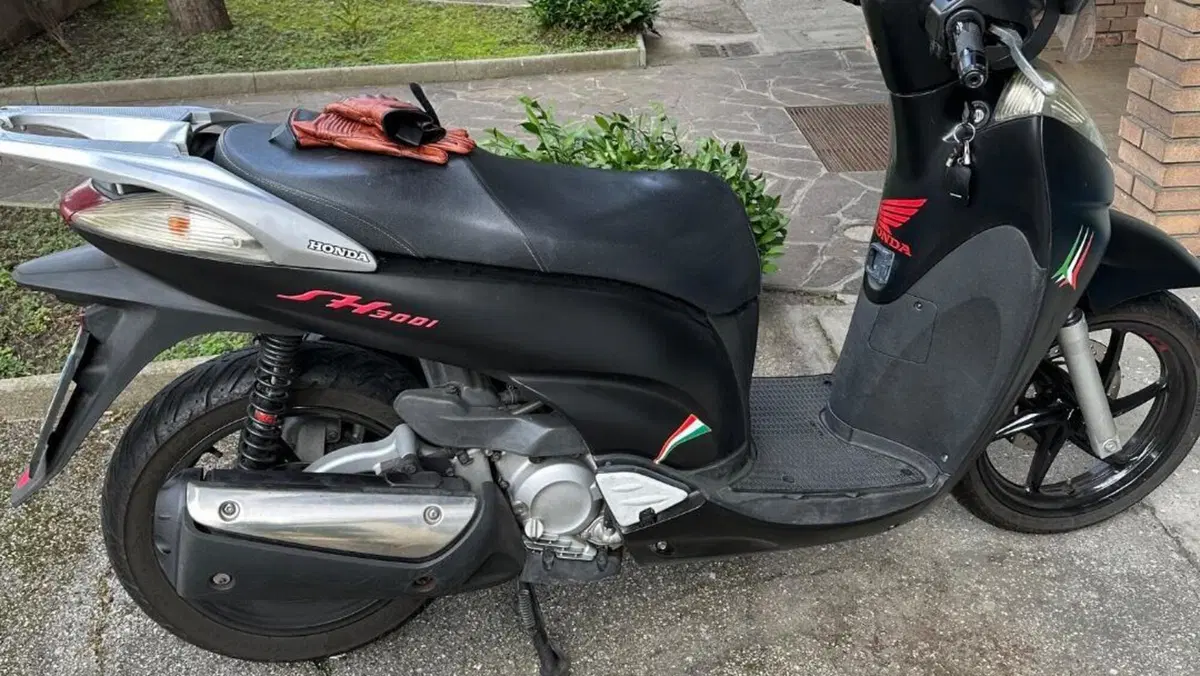 Honda SH 300 i (2006 - 10)  (6)