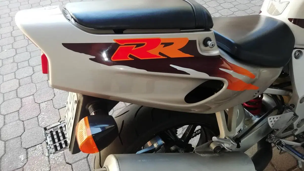 Honda CBR 900 RR (1994 - 95)  (4)