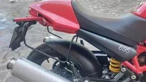 Ducati Monster 695 (2006 - 08)  (7)