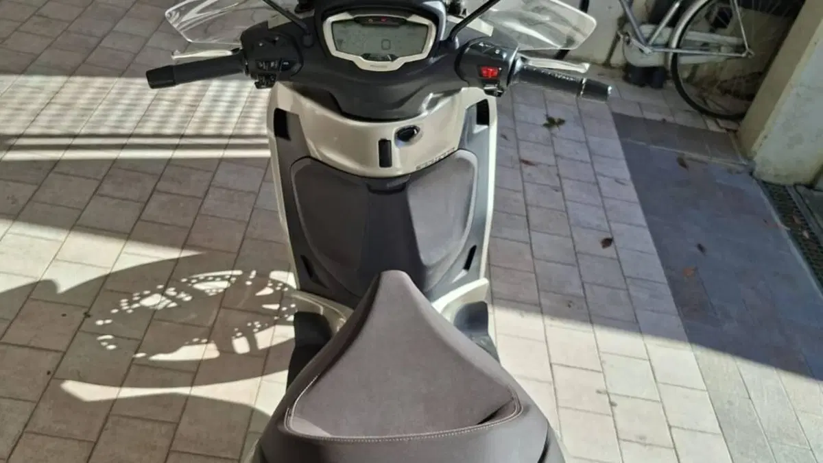 Piaggio Beverly 300 ABS-ASR (2021 - 25)  (3)