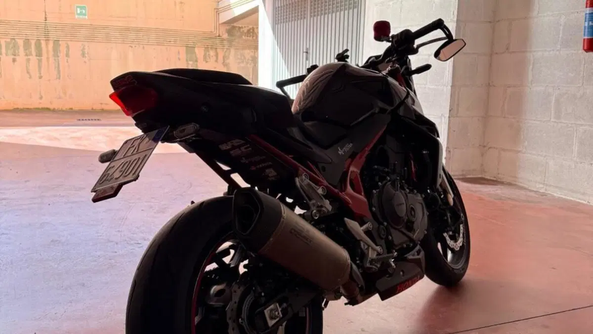 Honda CB 750 Hornet (2023 - 24)  (5)
