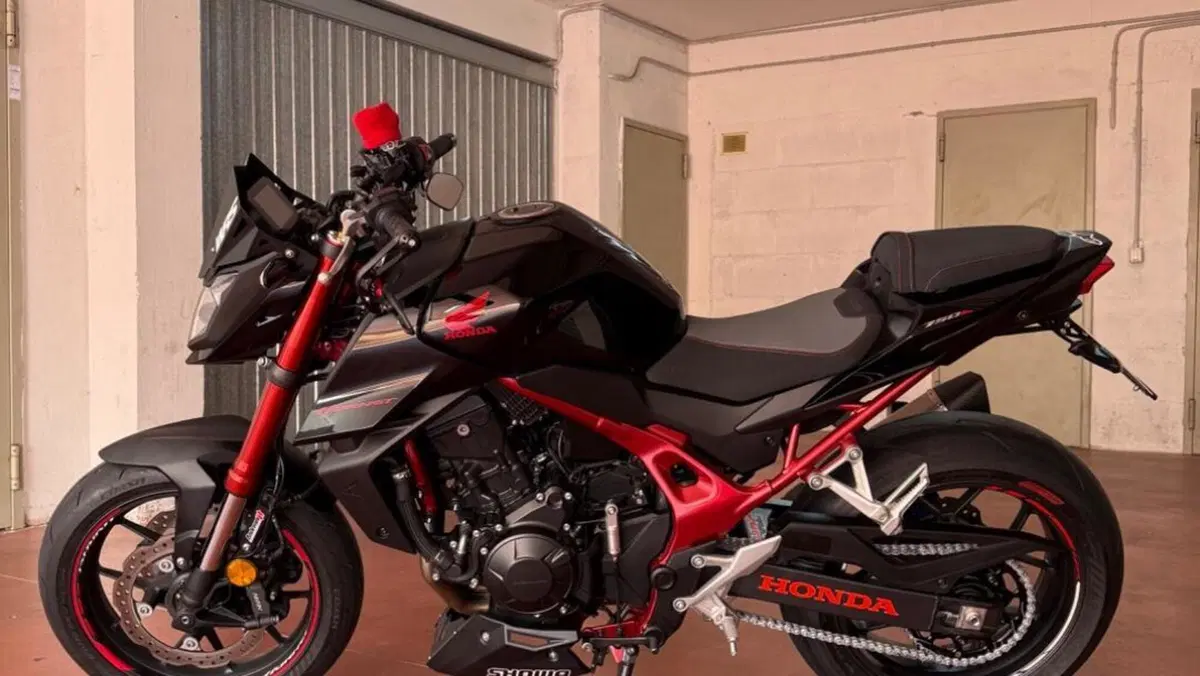 Honda CB 750 Hornet (2023 - 24)  (6)