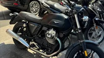 Moto Guzzi V7 II Stone (2015 - 17) usata