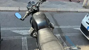 Moto Guzzi V7 II Stone (2015 - 17)  (5)