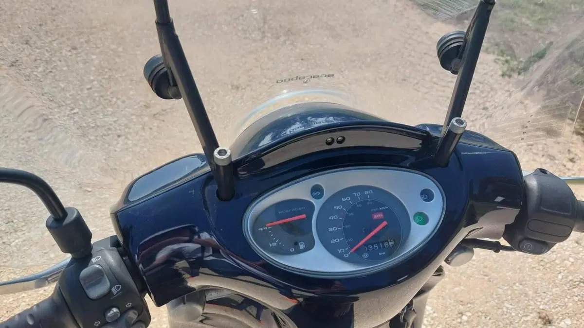 Aprilia Scarabeo 50 4t (2009 - 12)  (7)