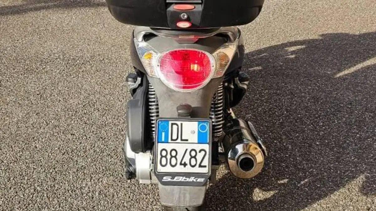Aprilia Scarabeo 400 (2006 - 11)  (5)
