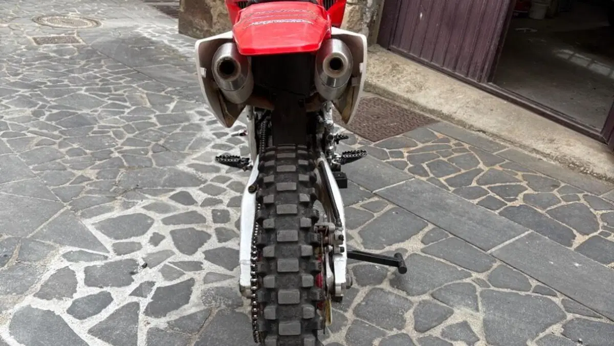 Honda CRF 250R (2010 - 11)  (5)