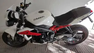 Triumph Street Triple R ABS (2013 - 17)  (2)