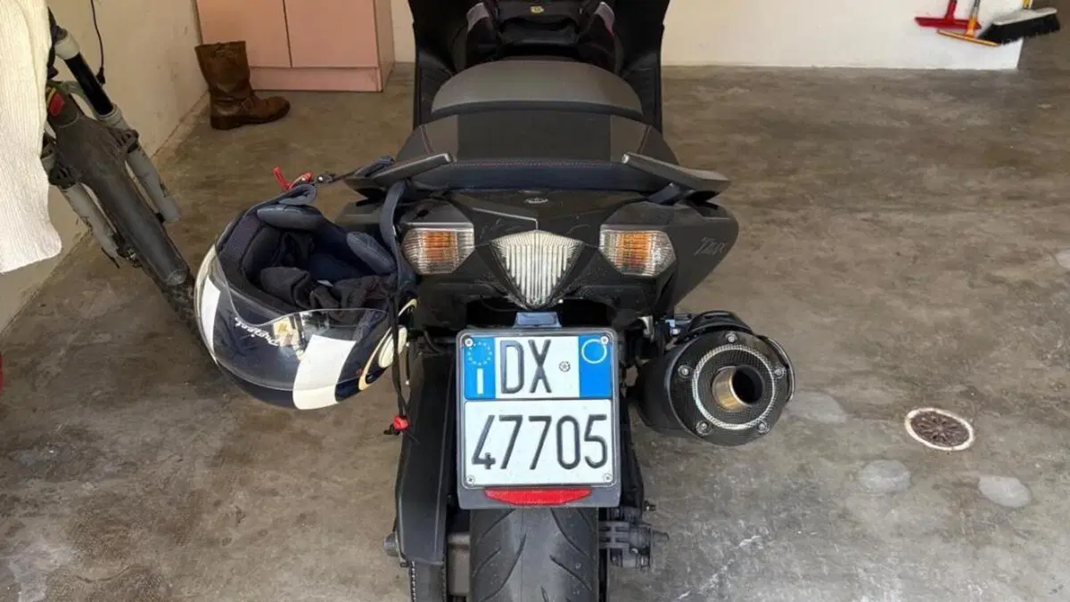 Yamaha T-Max 500 (2008 - 12)  (4)