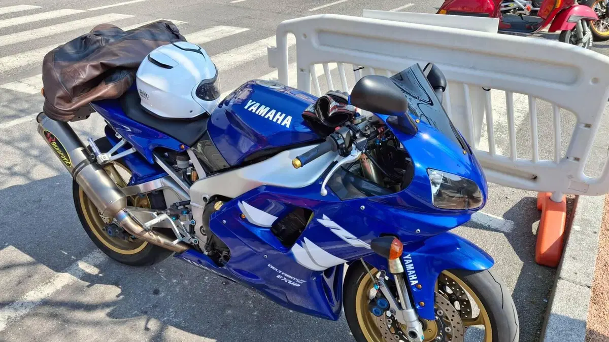 Yamaha YZF R1 (1998 - 99) 
