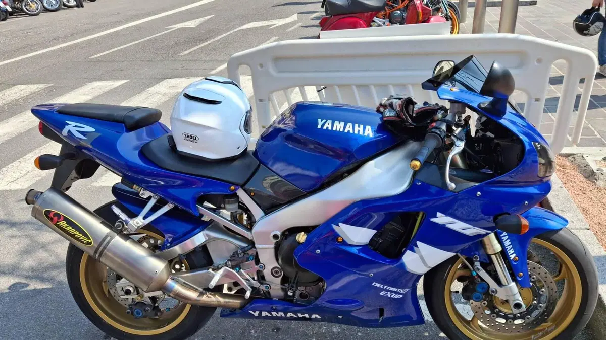 Yamaha YZF R1 (1998 - 99)  (2)