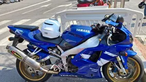 Yamaha YZF R1 (1998 - 99)  (2)