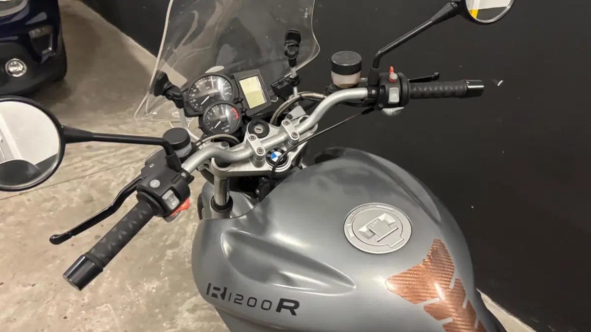 Bmw R 1200 R (2006 - 11)  (2)