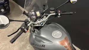 Bmw R 1200 R (2006 - 11)  (2)