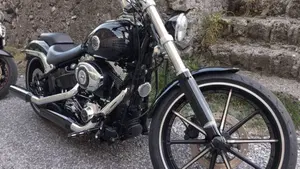 Harley-Davidson 1690 Breakout (2013 - 17) - FXSB 