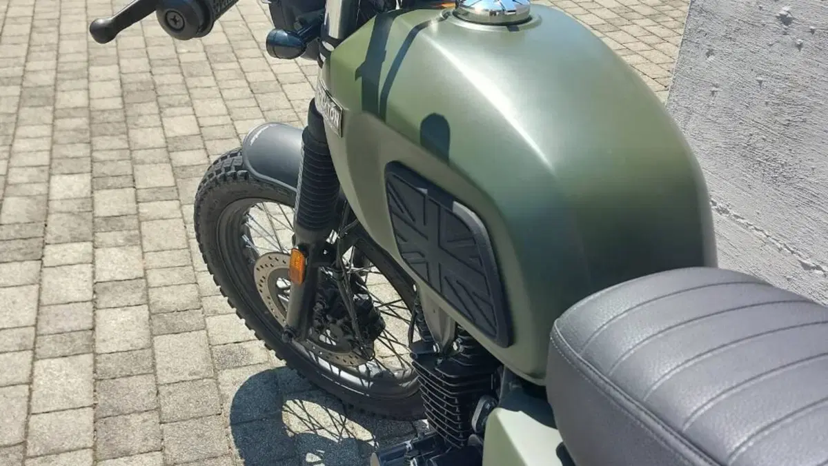 Brixton Motorcycles Felsberg 125 CBS (2021 - 25)  (4)
