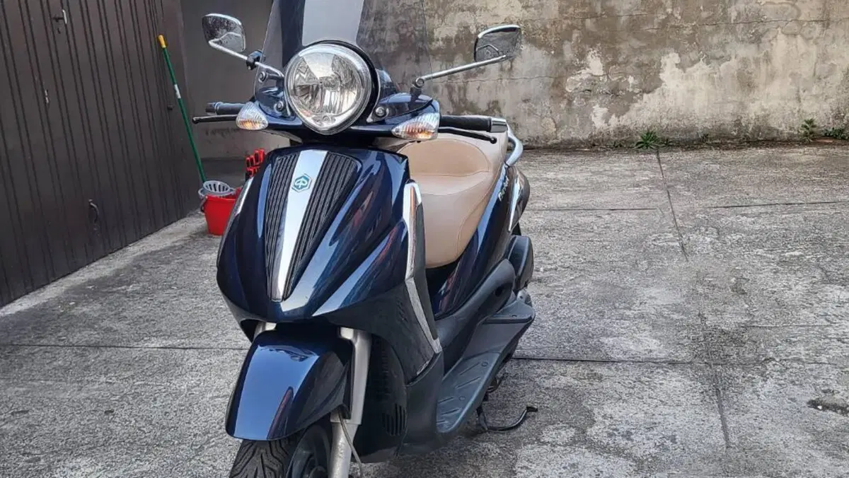 Piaggio Beverly Tourer 125  (3)