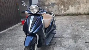 Piaggio Beverly Tourer 125  (3)