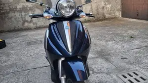 Piaggio Beverly Tourer 125  (4)