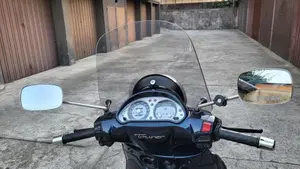Piaggio Beverly Tourer 125  (6)