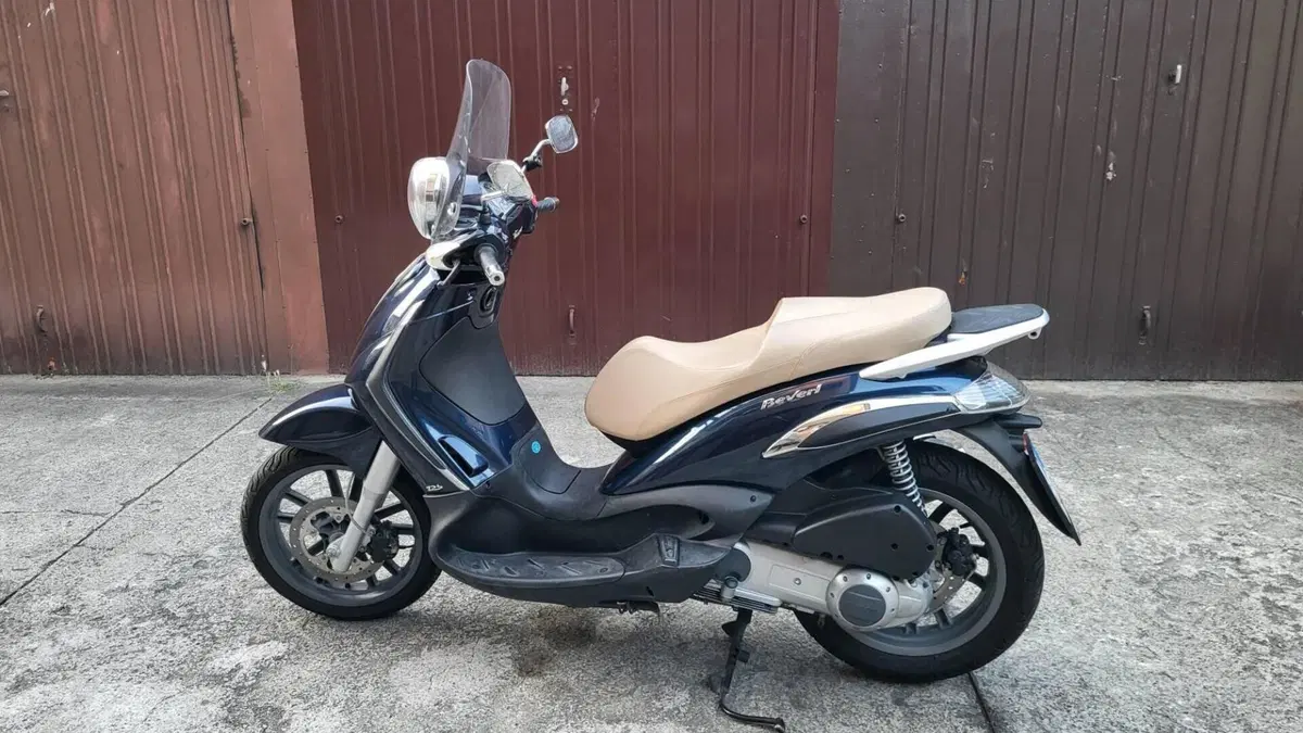 Piaggio Beverly Tourer 125  (7)