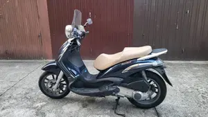 Piaggio Beverly Tourer 125  (7)