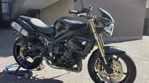 Triumph Street Triple (2007 - 12)  (4)