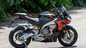 Aprilia Tuono 660 Factory (2022 - 24)  (4)