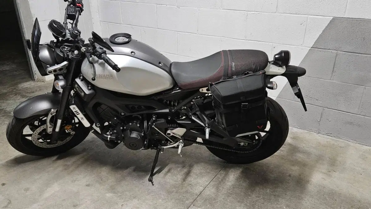 Yamaha XSR 900 ABS (2016 - 20)  (5)