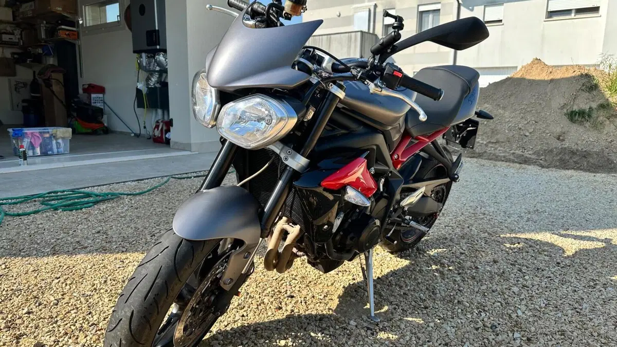 Triumph Street Triple R ABS (2013 - 17)  (2)