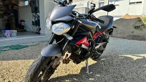 Triumph Street Triple R ABS (2013 - 17)  (2)