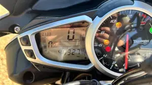 Triumph Street Triple R ABS (2013 - 17)  (6)