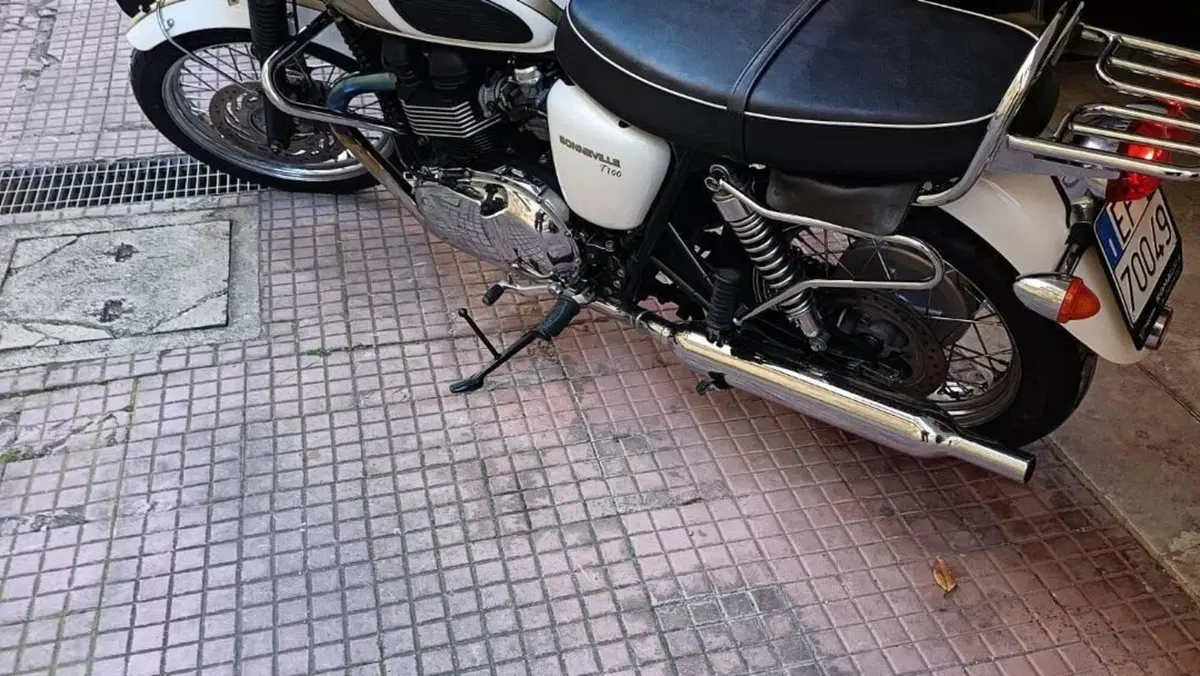 Triumph Bonneville (2007 - 16) 