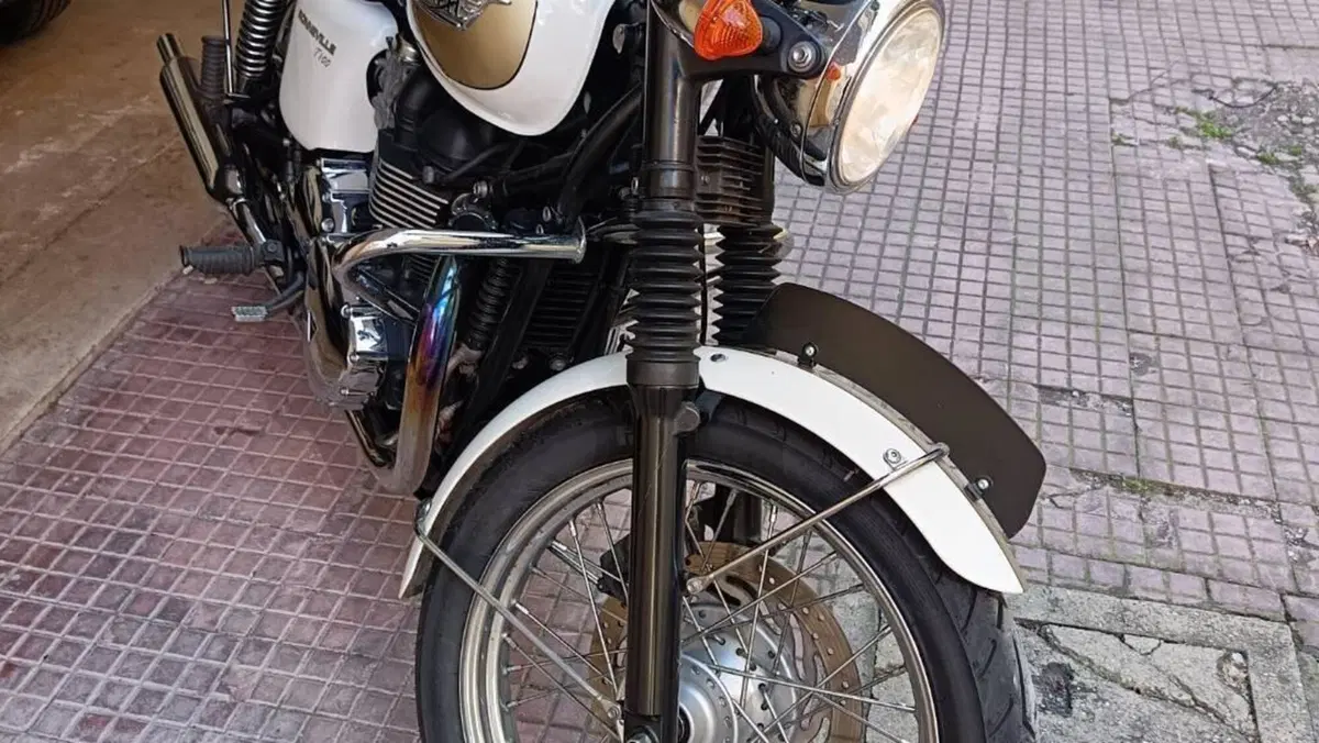 Triumph Bonneville (2007 - 16)  (2)