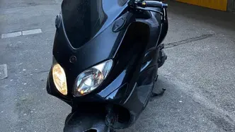 Yamaha T-Max 500 Black Max (2006 - 07) usata