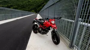 Ducati Hypermotard 796 (2012)  (2)