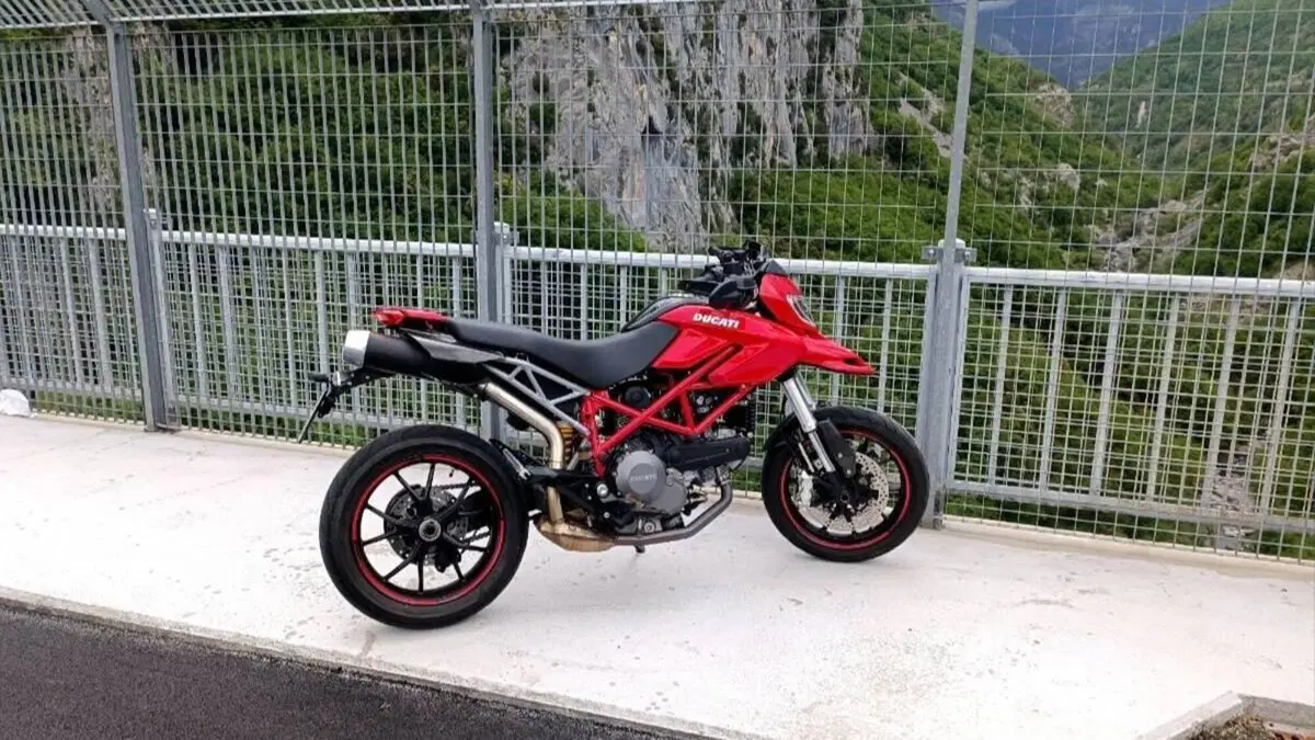 Ducati Hypermotard 796 (2012)  (4)
