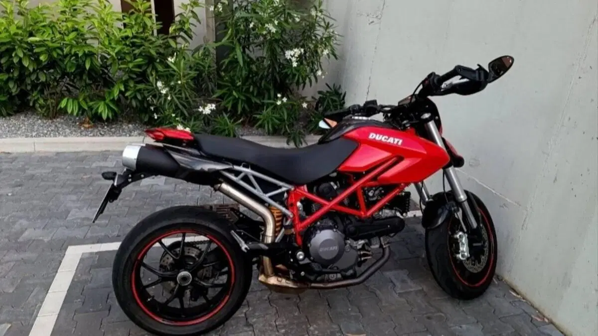 Ducati Hypermotard 796 (2012)  (7)