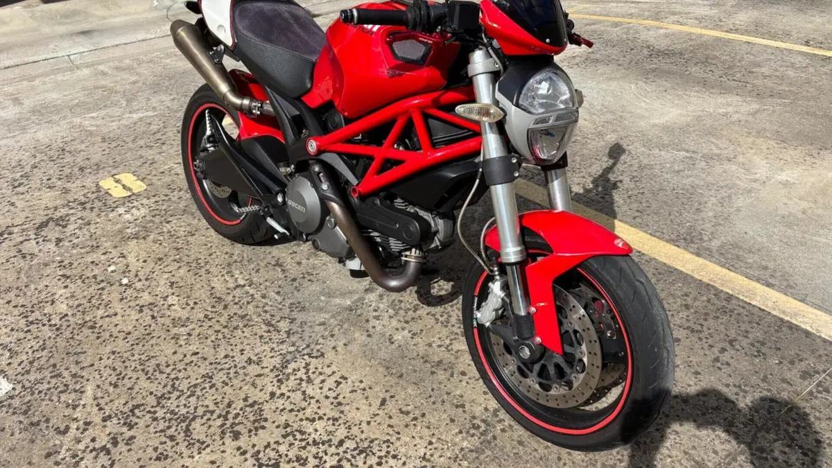 Ducati Monster 696 Plus (2007 - 14)  (2)