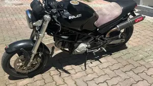 Ducati Monster 600 Dark (1998 - 01)  (3)
